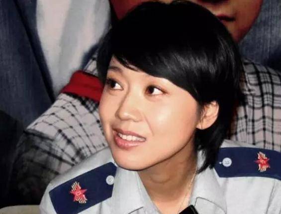 《山海情》里的杨县长,28岁出道,33岁分手,如今和前夫成了亲人_闫妮