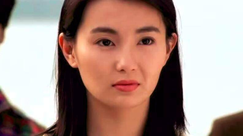 当年与周星驰合作的十大女星,谁才是最漂亮的,最美莫过于蓝洁瑛_朱茵