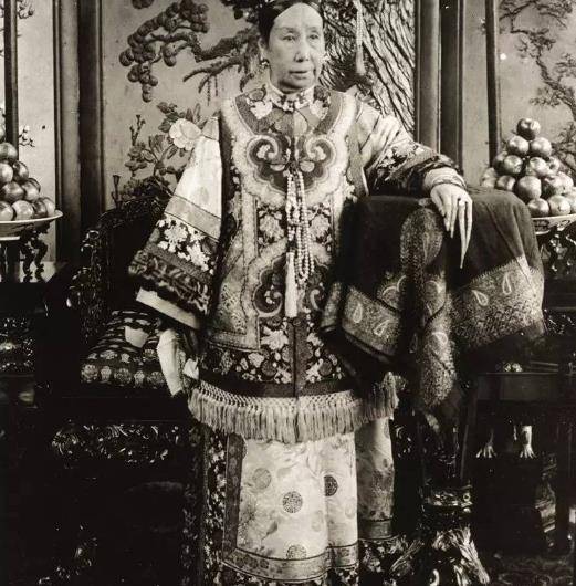 原创珍妃被投井离世背后黑手太监崔玉贵后来下场如何