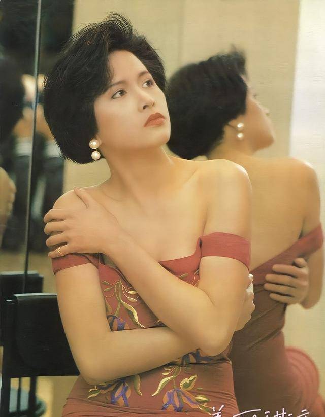 原创邵美琪身材真有料56岁身材也保持得太好了身材曼妙不输少女