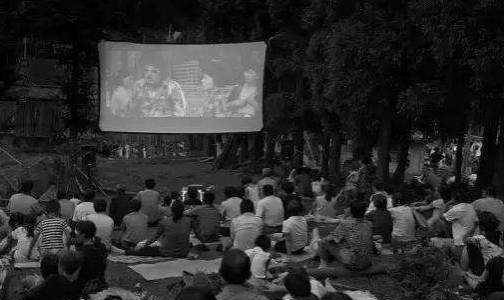 加演,跑片,看过野场电影的人才懂_放映队_影片_幕布