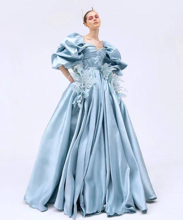 saramrad宇宙女神高定礼服薄纱褶皱精美绝伦把梦穿身上