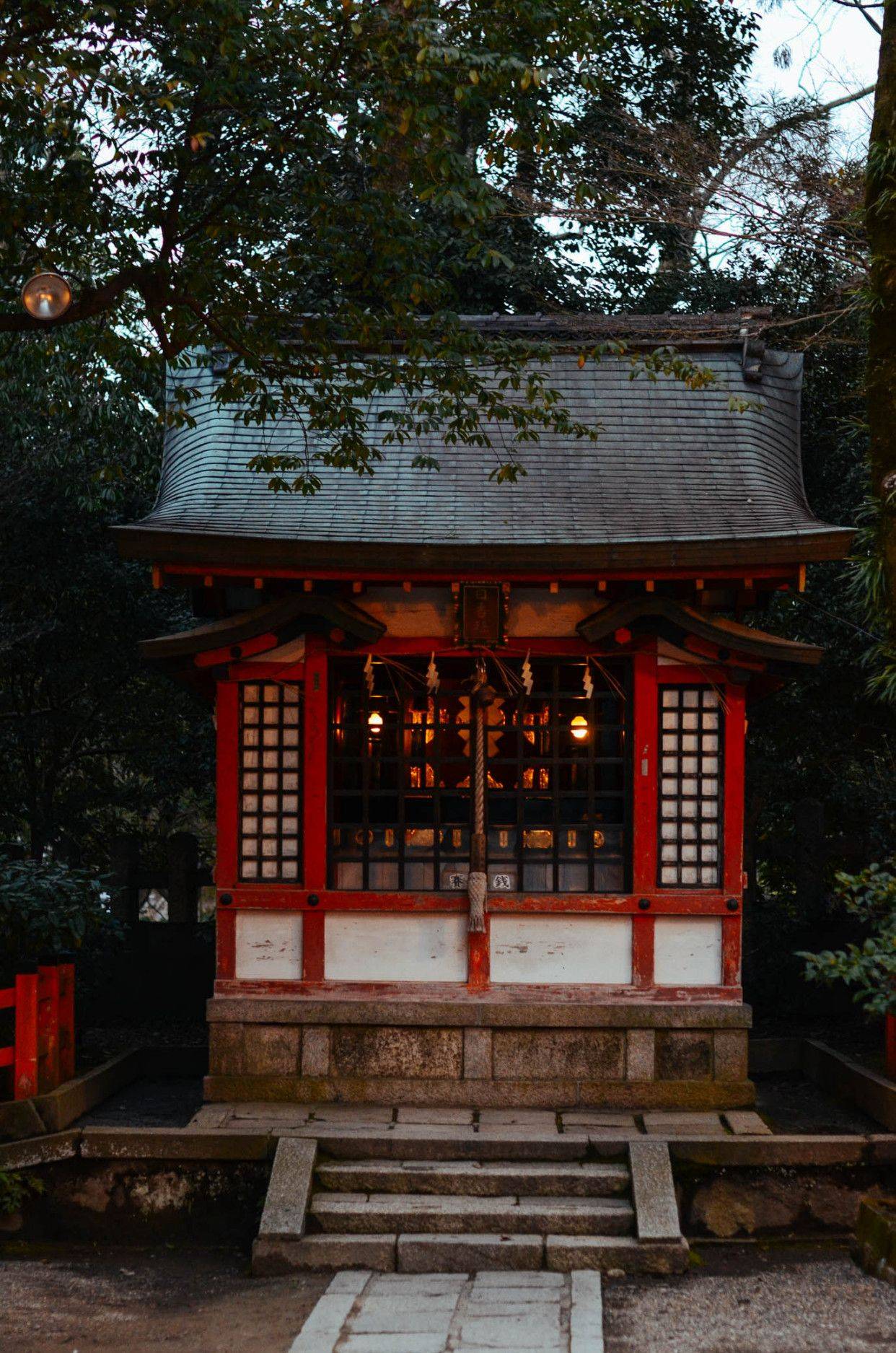 到京都,最不可以错过的就是八坂神社了,它是全天候免费开放