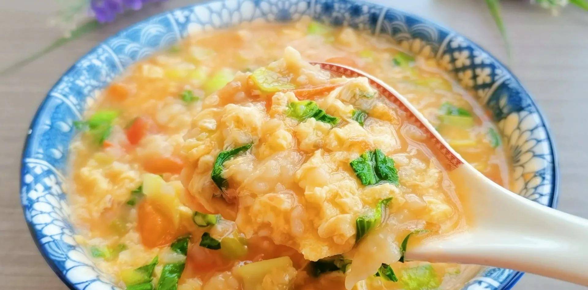 冬天冷,早上来一碗山药疙瘩汤,好吃暖和又营养,老少皆宜_青菜_西红柿