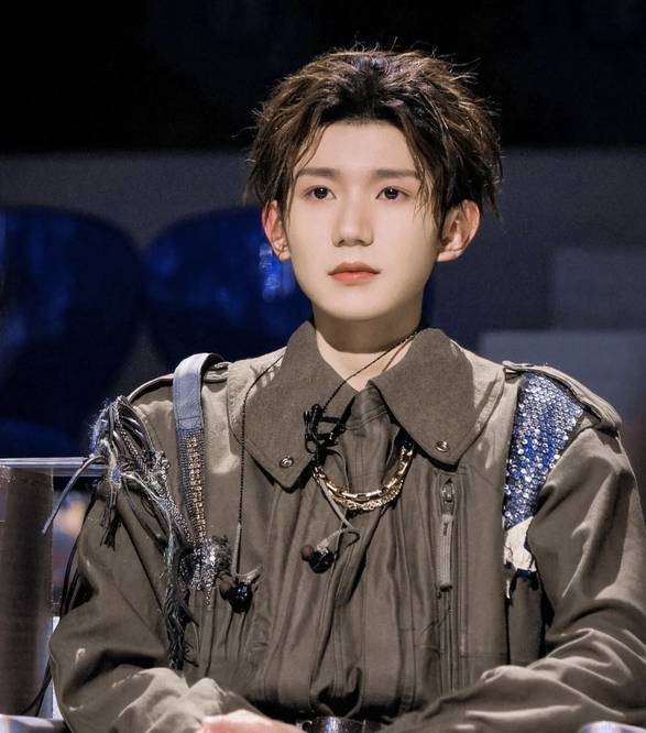同样是TFBOYS出道的,为什么王源不火_易烊_考进_事件