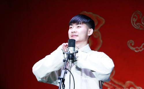 原创德云社翻车大现场少班主唱错其他人不敢唱对岳云鹏成最大翻车