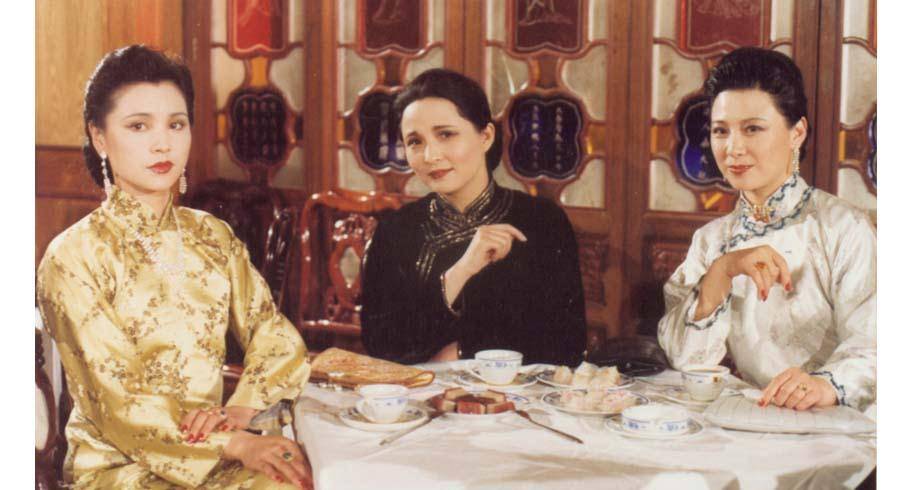 我大概算了一下,这些年来,在影视剧中扮演过宋美龄的演员,少说也有20