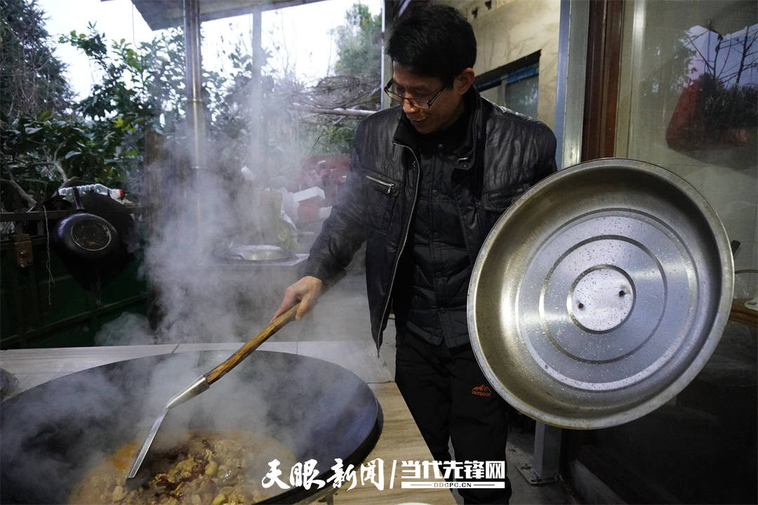 嗨在贵州火锅下饭罗甸黄豆鸡