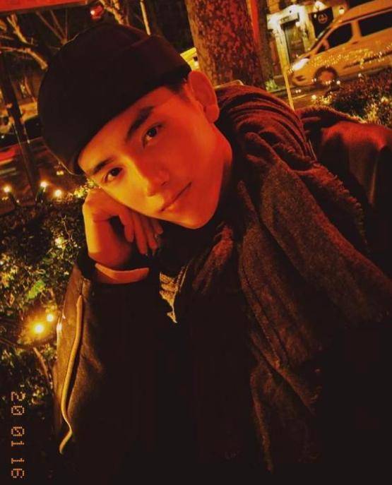 原创陈飞宇与哥哥罕见合影陈雨昂颜值不输弟弟被赞遗传陈红好基因