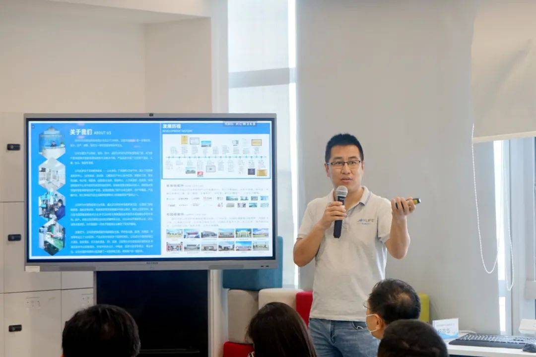 深圳乐生机器人智能科技有限公司总经理谷树森为我们分享了关于扫地