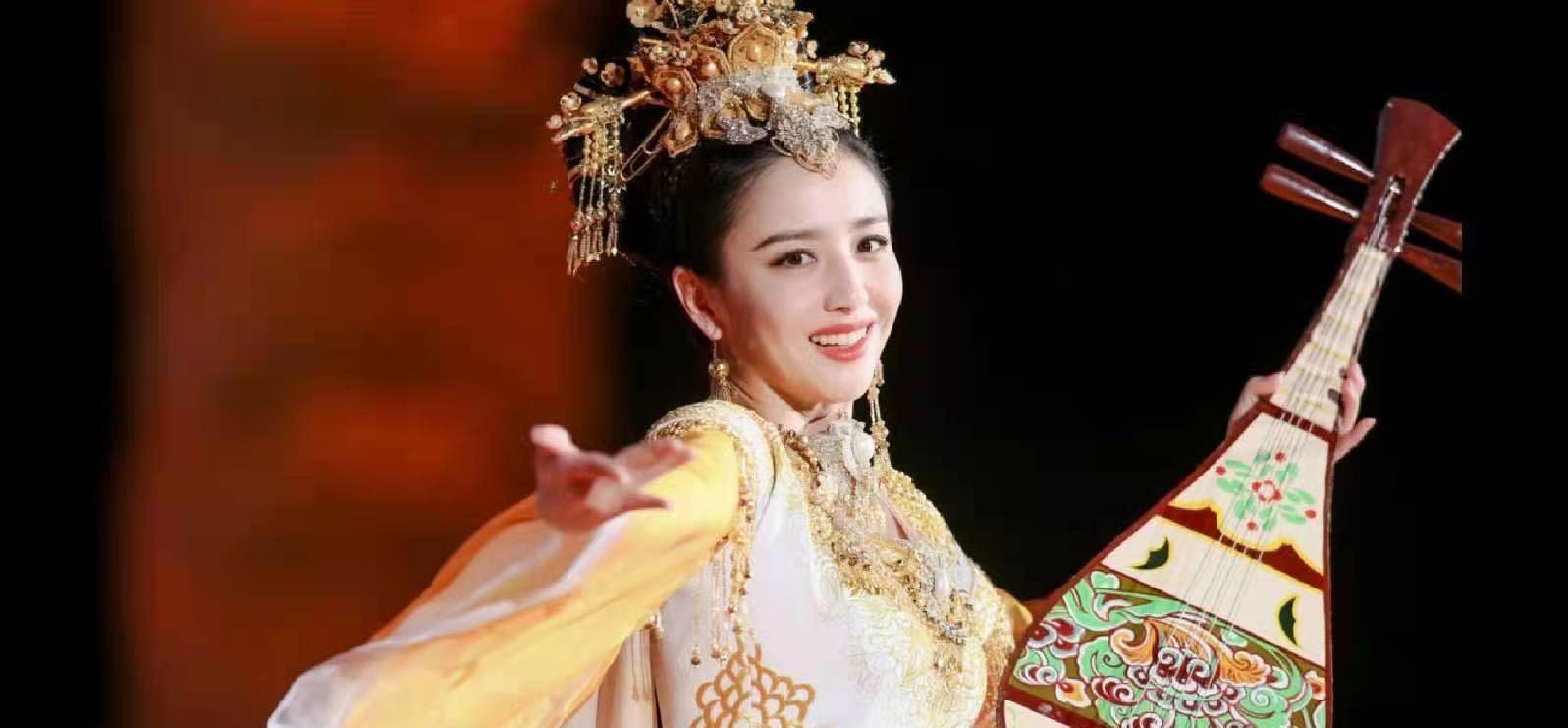 佟丽娅在古装剧和舞台上的绝美瞬间,快快收藏起来_扮相_造型_电视剧