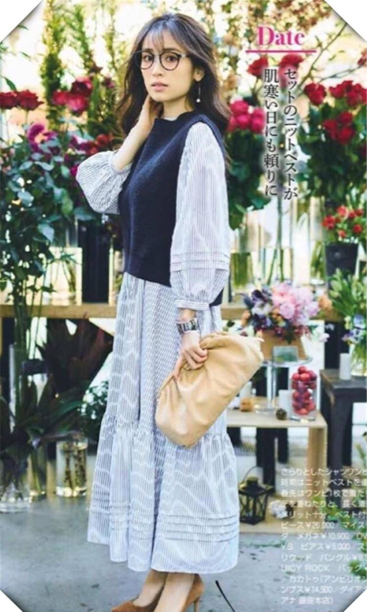 爱游戏ayx30岁女人直接照搬的裙装穿搭时髦显气质每套都完美还不重样(图2)