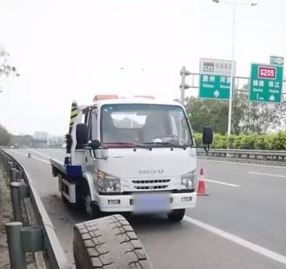 广东惠州：高速救援车不请自来，事故车主拒绝救援还被收取500元