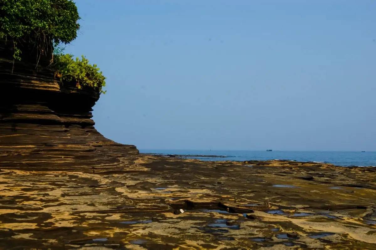 广西第一大海岛，是广西旅游必去景点，有“蓬莱岛”之称