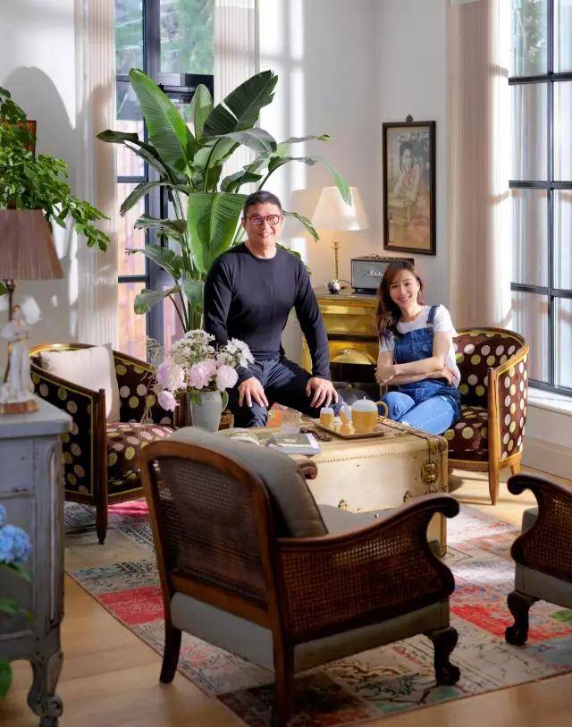 张静初的家是由周光明操刀设计情趣与故事无不充满着每个角落但细看