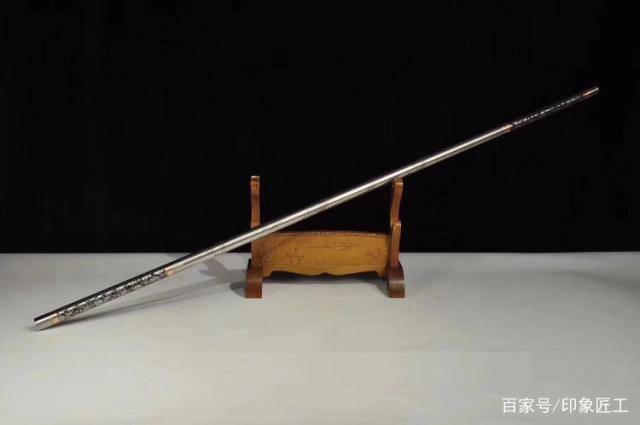 我国非常古老的一种冷兵器,起始于原始时代,被称为战国五兵之一——"