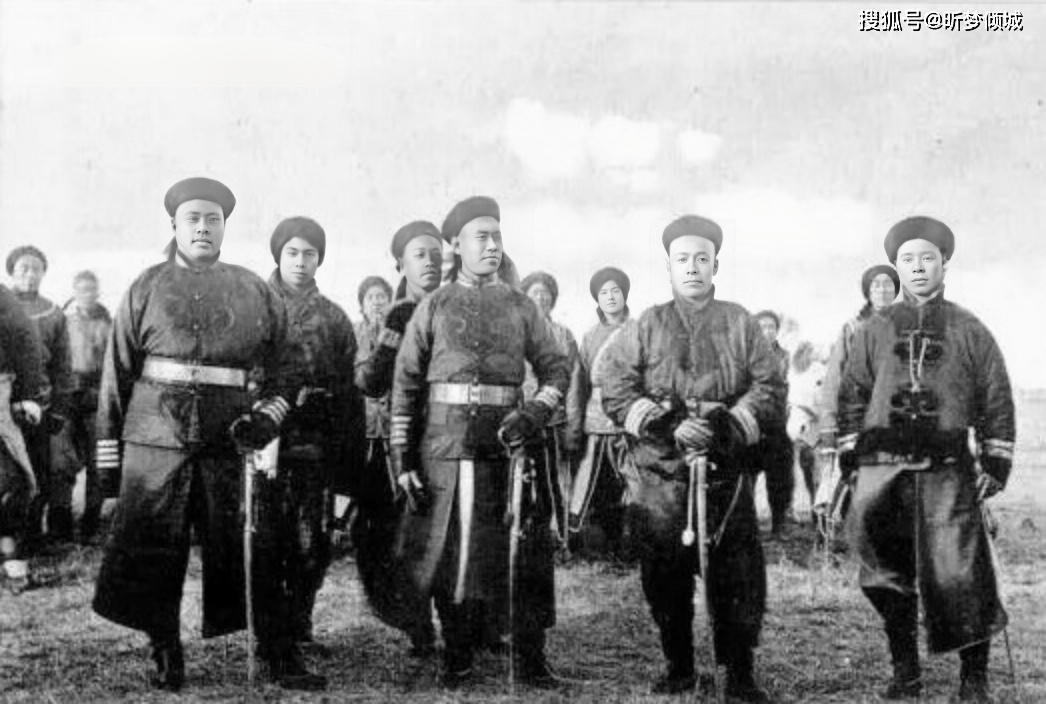 侍卫真实形象:虎背熊腰,手持利刃,个个都是面露凶光_始皇帝_时期_清朝