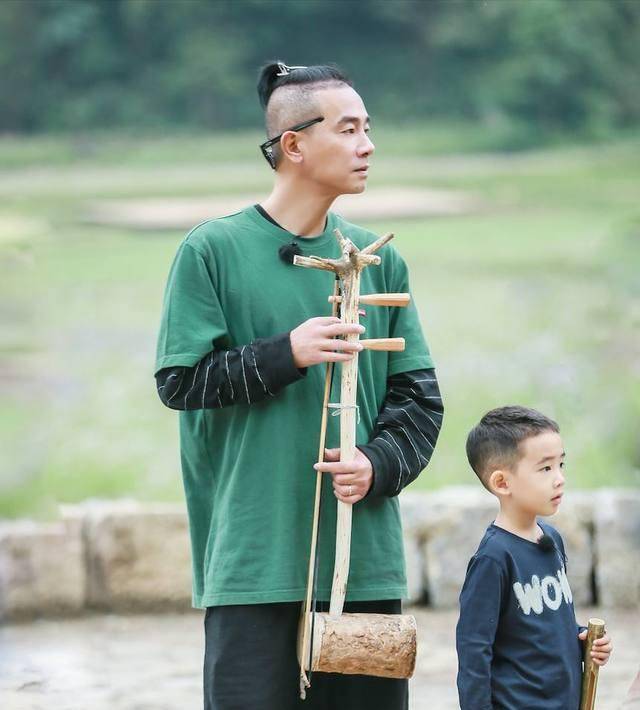 陈小春《爸爸去哪儿》大热却成了《反黑》的"陪跑"?_海报_儿子_perper