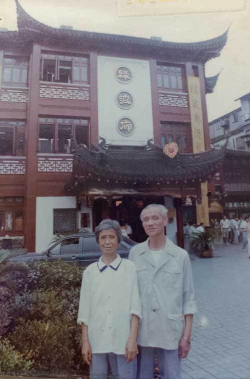 瓷都景德镇艺术瓷厂老艺人洪滨