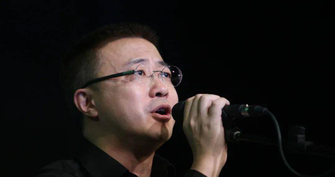 来不及挥手我们已经分离逝去的沈庆与青春