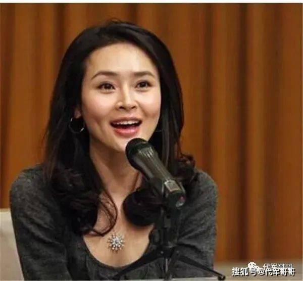 结婚多年于明加也甚少下厨,胡俊只要一有空就会下厨为妻子做爱心餐,真