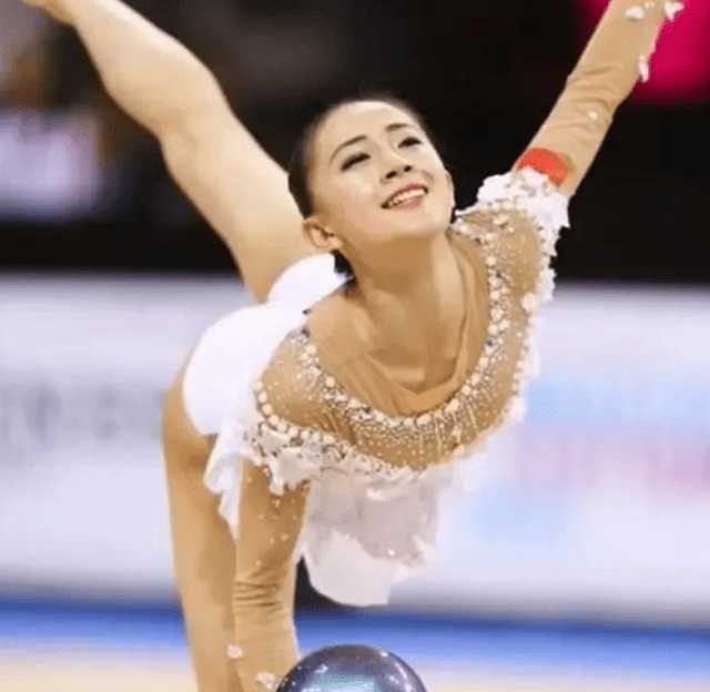 比赛之后就选择了退役,之所以选择退役,广大网友猜测可能是因为张豆豆