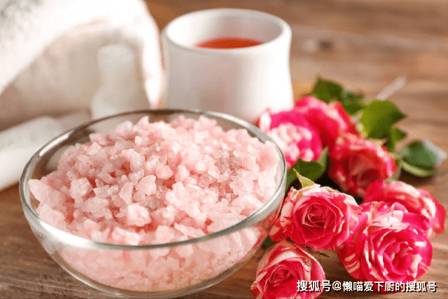 认准标准 | 买食盐，别管价格高低，认准盐袋上“3个指标”，再便宜也是好盐