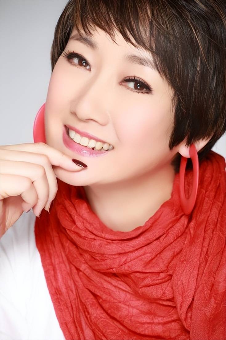 才明白王刚和成方圆的婚姻为什么只维持了短短的5年_二胡_王昆_杜小娟