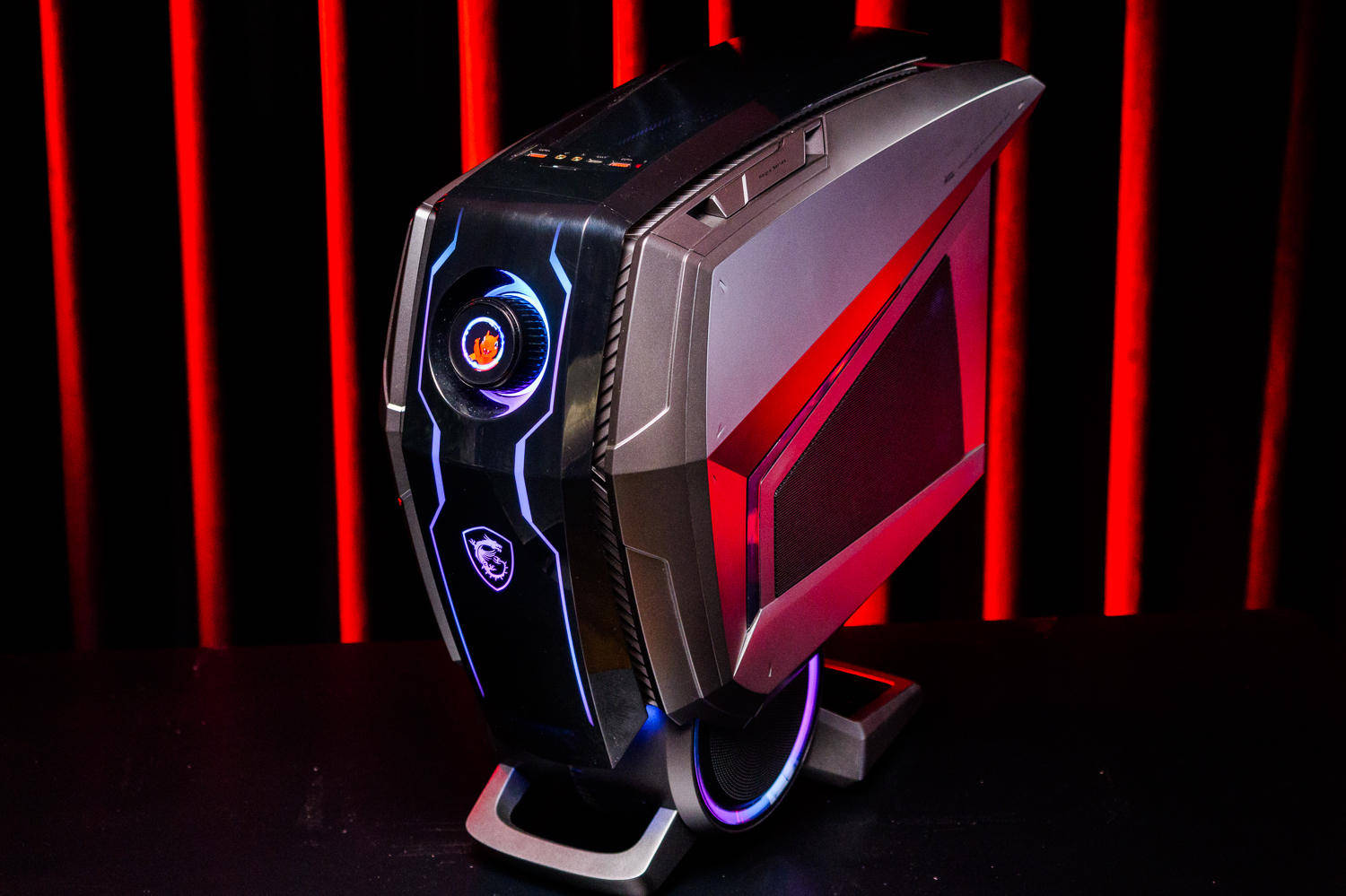 赛博感十足的顶级主机:微星宙斯盾ti5游戏主机