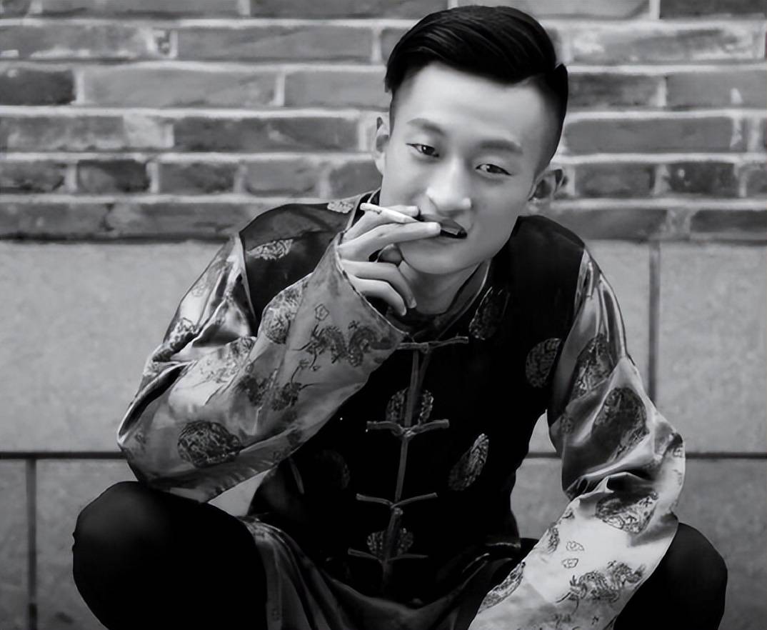 原创网红天道与四川可乐刘二狗聚餐透露将继续进行户外直播