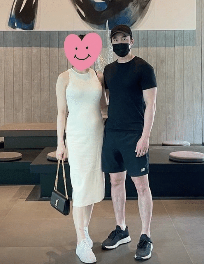 赖弘国首晒妻子正面照,优雅知性颜值不输阿娇