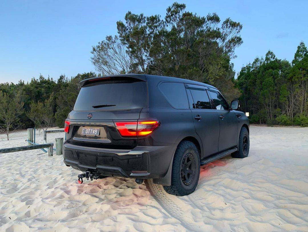 日产途达"黑武士"来了,气场强大,运动范十足,尺寸不输途锐