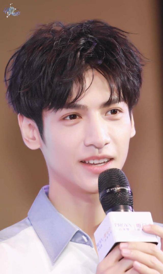 《掮客》最新路透,罗云熙很周小山,短发刘海的宋茜很惊艳_造型_网友