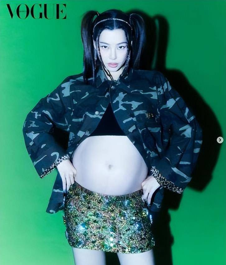 李荷妮怀胎9月拍杂志 心疼怀孕演员要藏肚 胎教就是自己幸福 妈妈 肚子 造型