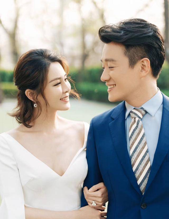 原创娱乐圈模范夫妻佟大为关悦12年不离不弃一份甜蜜的幸福