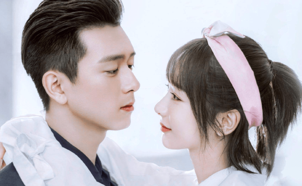 原创李现陈立农电影定档电影海报出现杨紫名字童颜夫妇售后太甜了