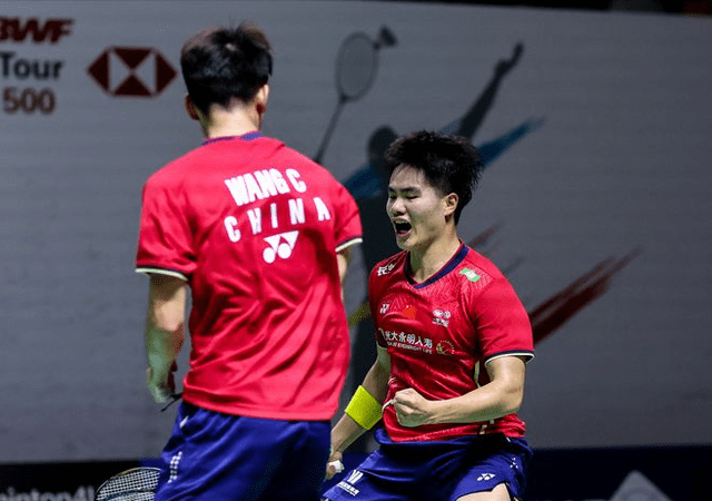 梁伟铿王昶横扫世界第一,让魔鬼主场鸦雀无声_比赛_组合_印尼