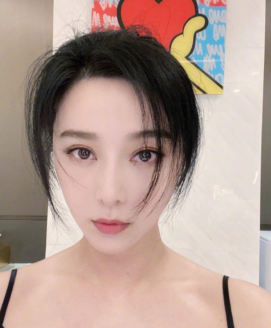 原创人的脸型通常分为几种瓜子脸鹅蛋脸最符合传统审美方脸比较酷