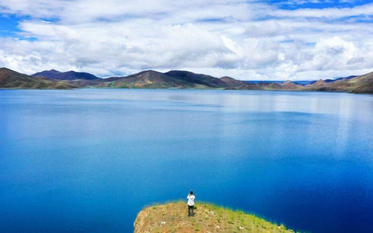 原创             “西藏鱼库”羊湖：8亿公斤鱼，徒手就可抓到，为何没人敢吃？