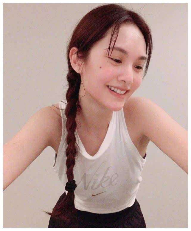 原创杨丞琳大方晒自拍美照肌肤白皙细嫩如少女李荣浩捡到宝了
