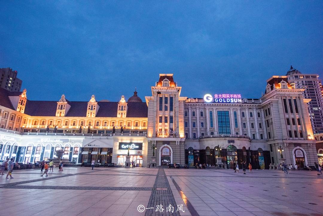 东北避暑城市哈尔滨， 白天平均温度25℃，晚上逛街犹如身在空调房