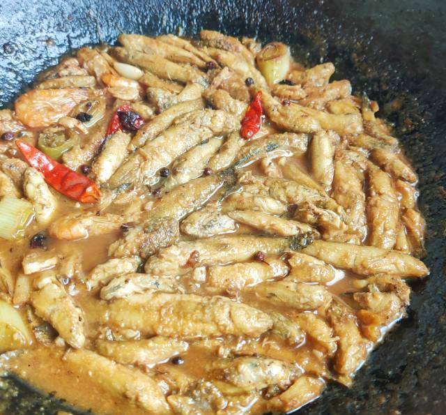 原创家熬小肉滚鱼