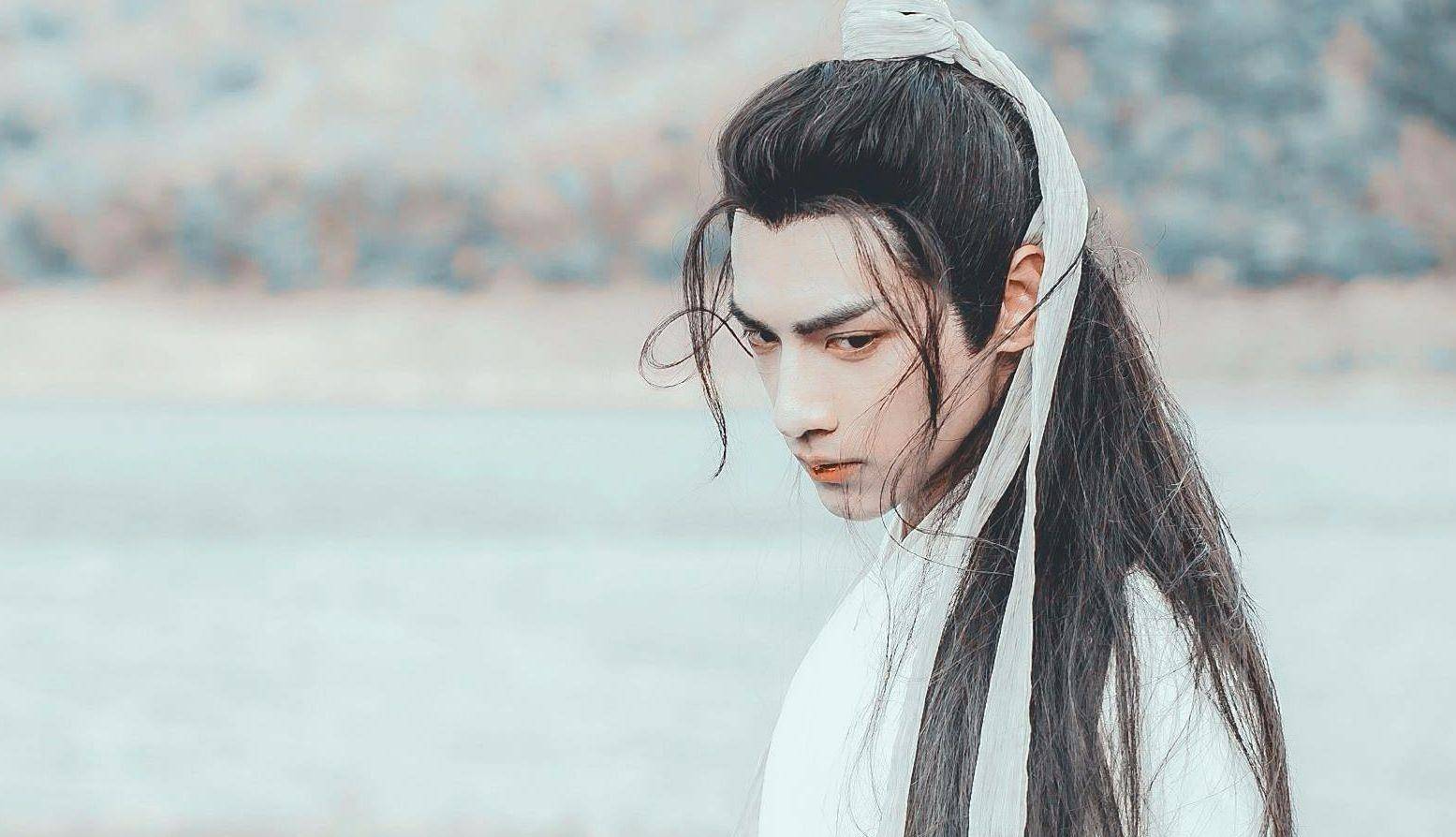 不得不说润玉真的太惨了,每次看到润玉的图片都觉得好心疼.