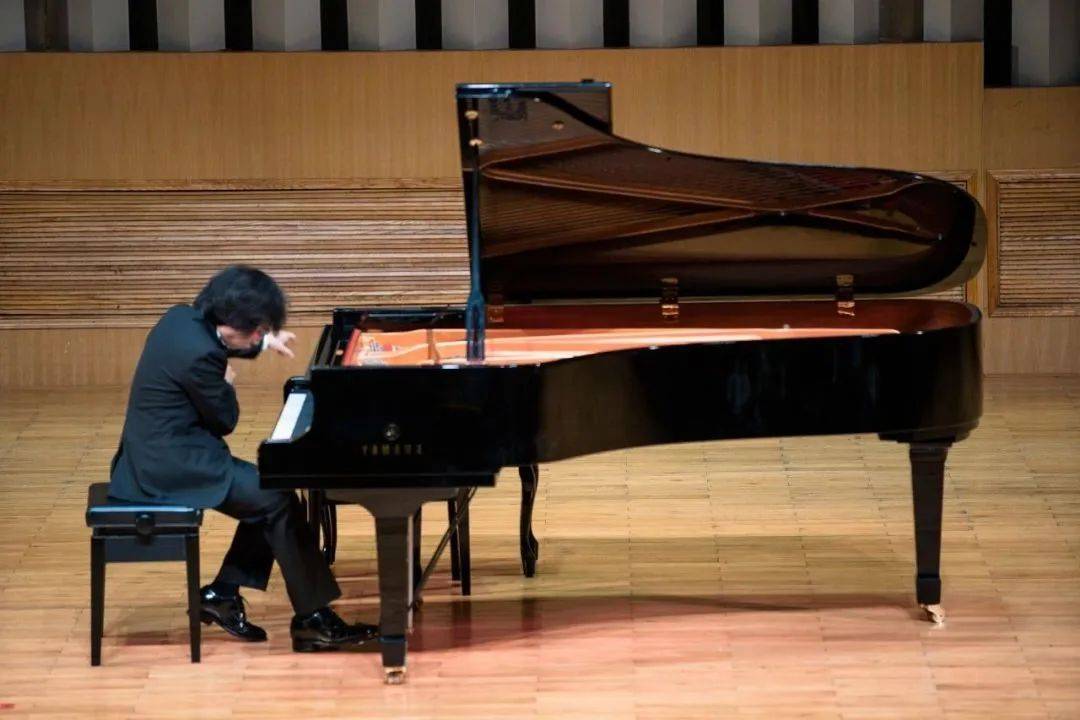 于著名钢琴教育家郑大昕,李秀美,李其芳教授及美国米考夫斯基(solomon