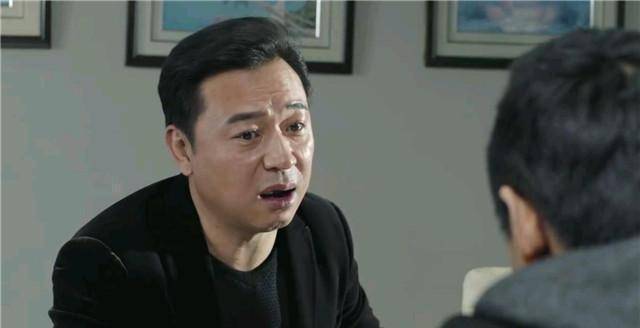 赵瑞龙是赵立春唯一的儿子,为了以为能有个很好的发展,所以很多时候
