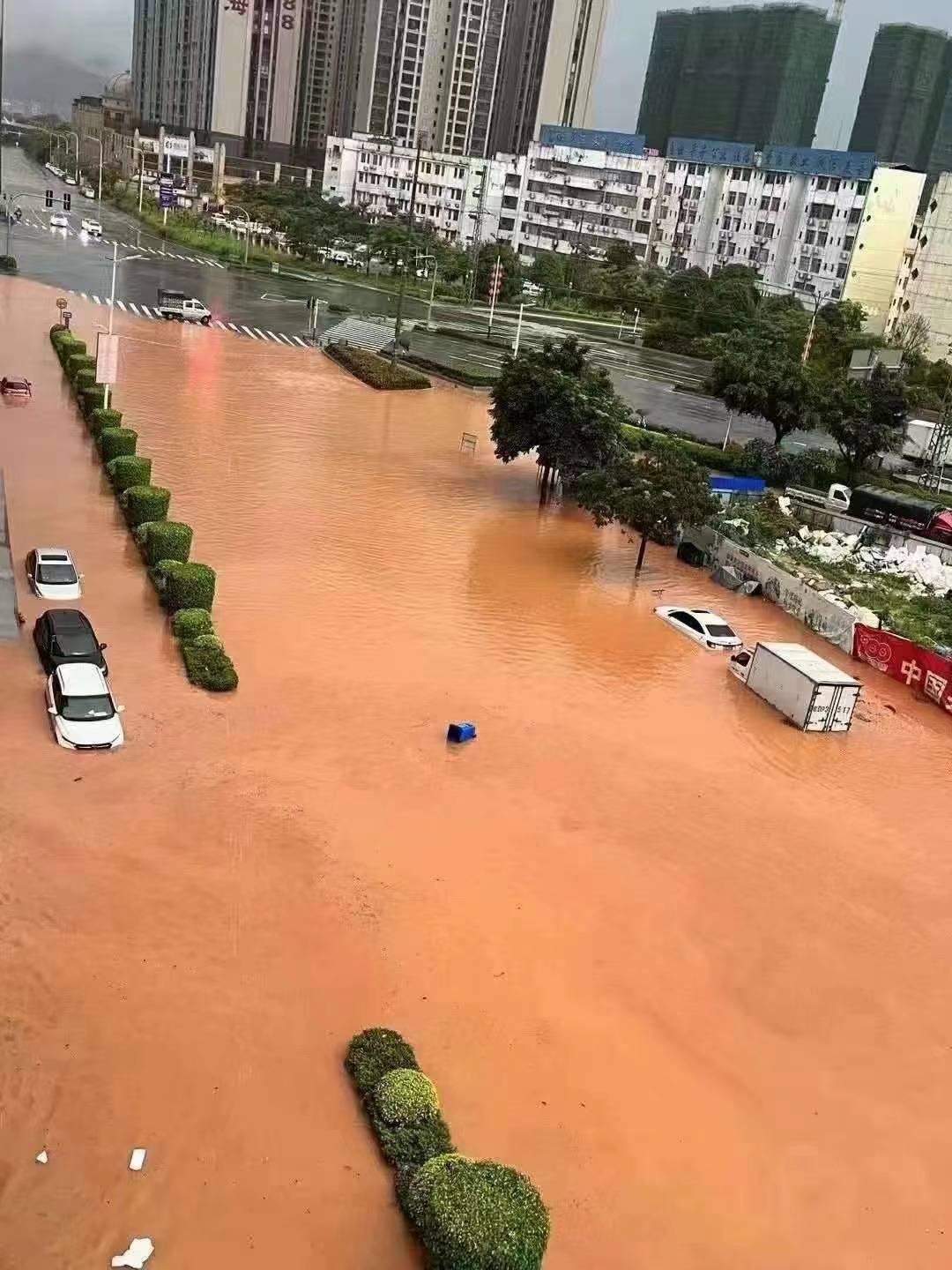 暴雨梧州多地洪涝内涝山体塌方雨还要继续下