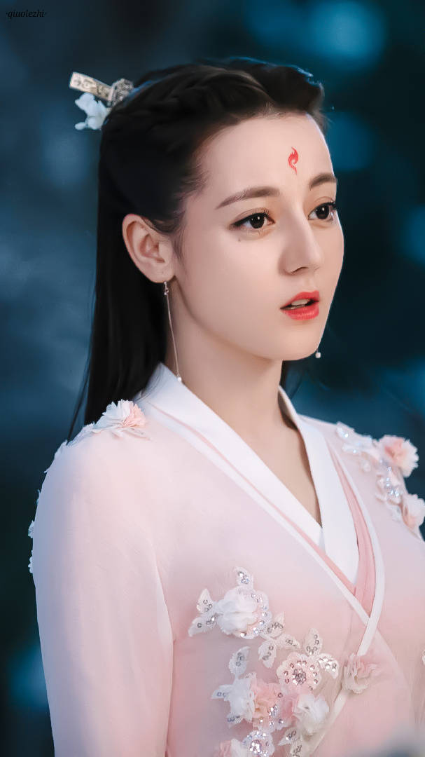 迪丽热巴古装造型成"翻车"现场,安安静静做个美女不好吗?