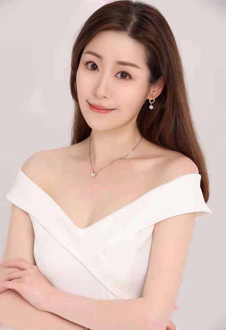 8年作品寥寥可数,如今39岁网友赞超美_李卉_周星驰_演艺圈