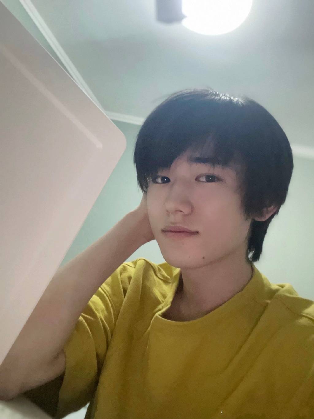 明星庆生,小s感激妈妈,任敏为欧阳娜娜祝福,贺峻霖被好友祝福_生日