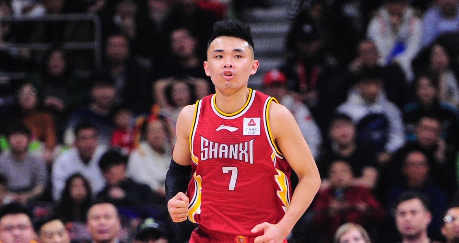 210秒连进57个三分球!辽篮旧将发起挑战,拿巩晓彬名句回怼球迷